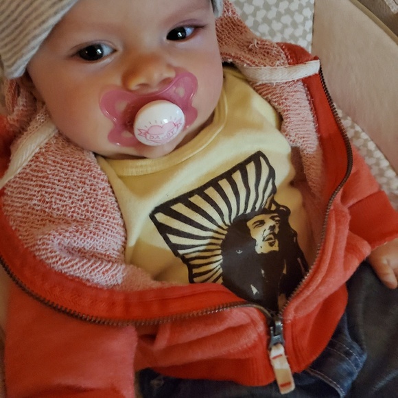 Meet your Posher, Dolores - Picture 1 of 1